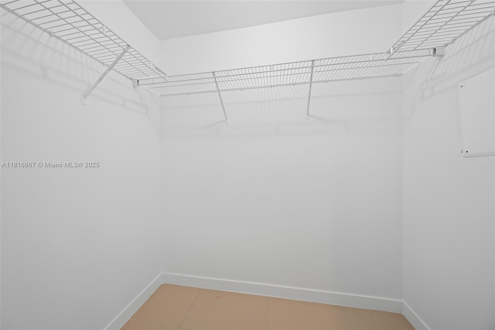 300 S Biscayne Blvd #L-802, Miami FL 33131