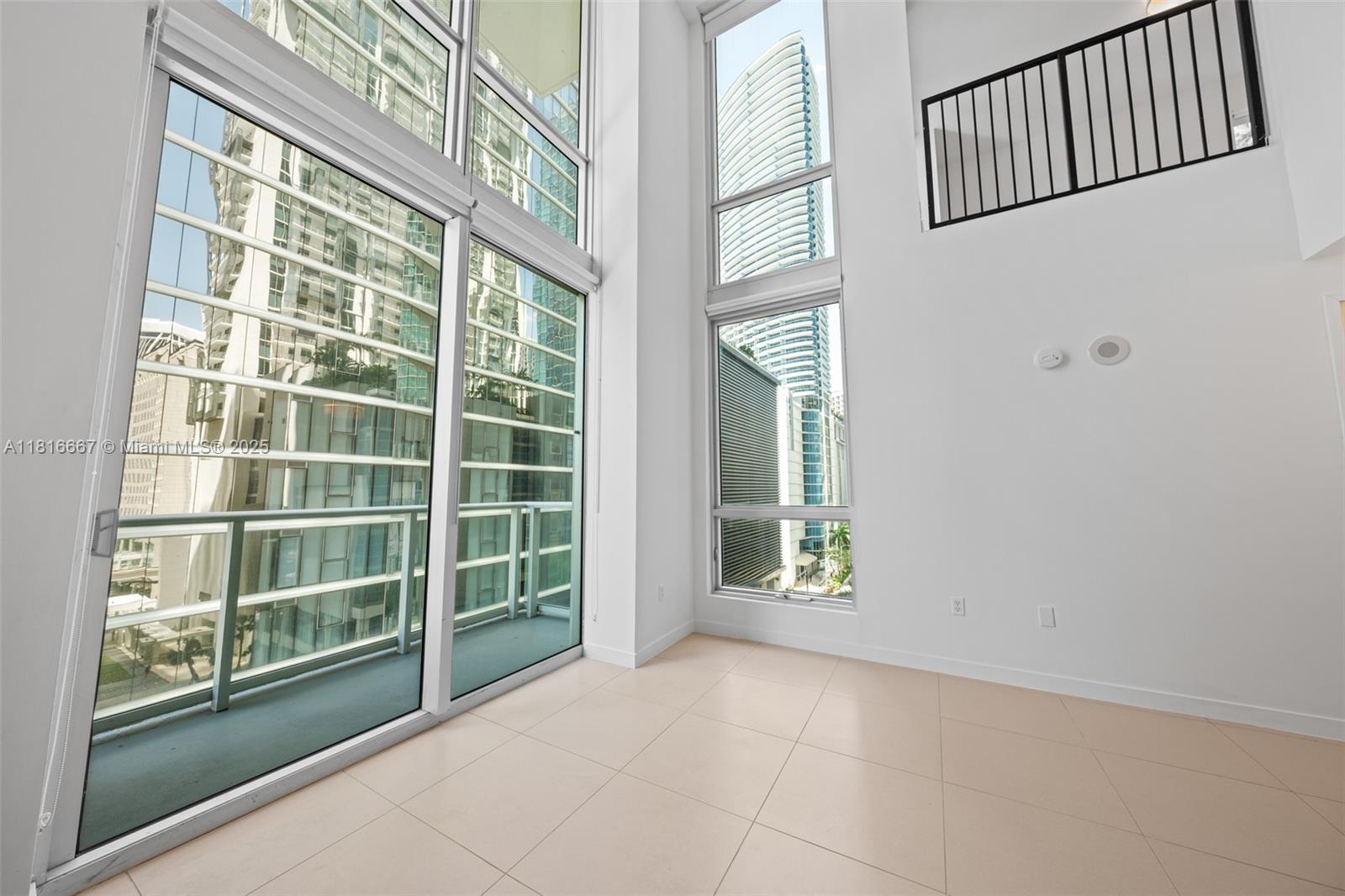 300 S Biscayne Blvd #L-802, Miami FL 33131