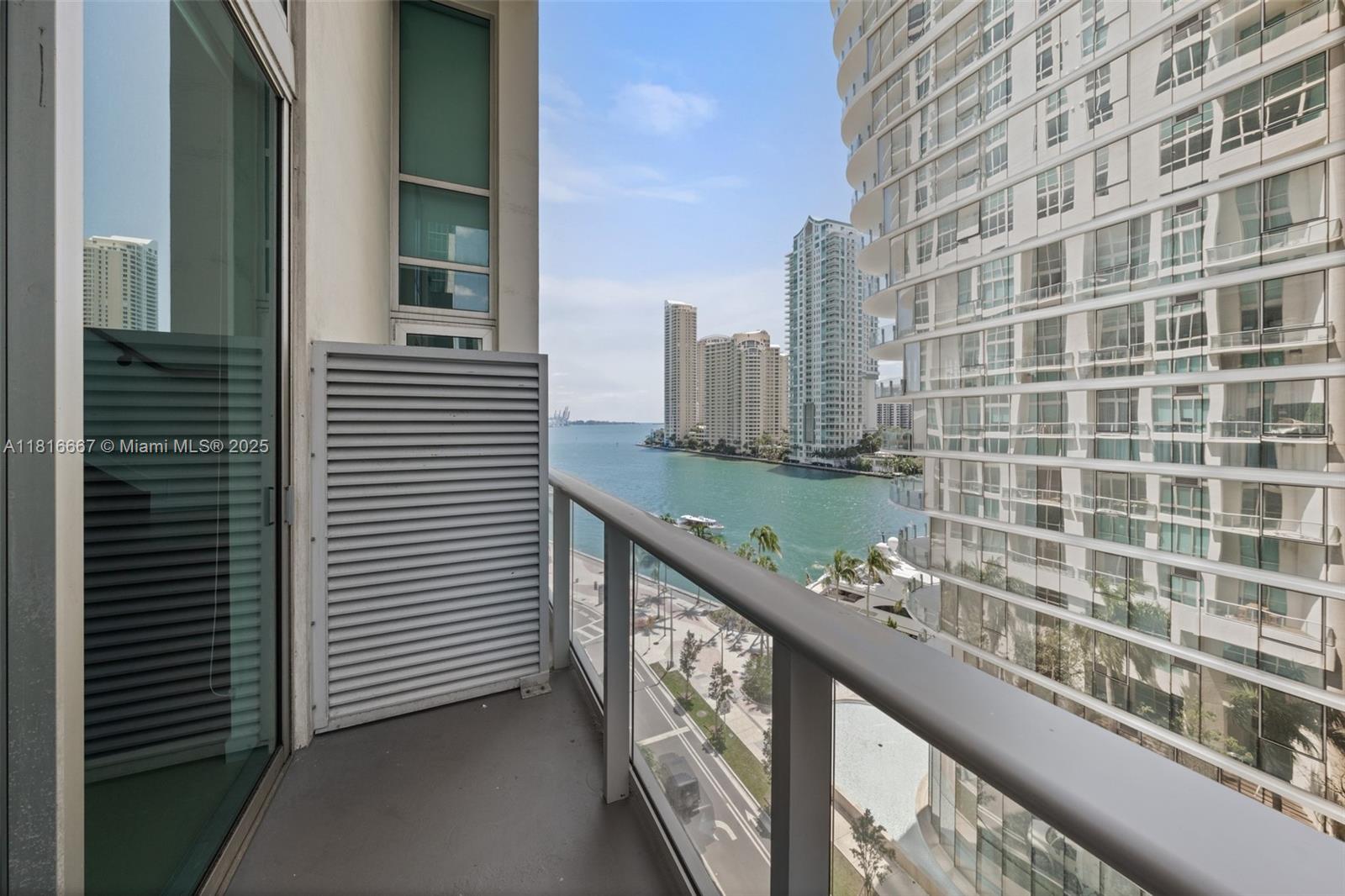 300 S Biscayne Blvd #L-802, Miami FL 33131