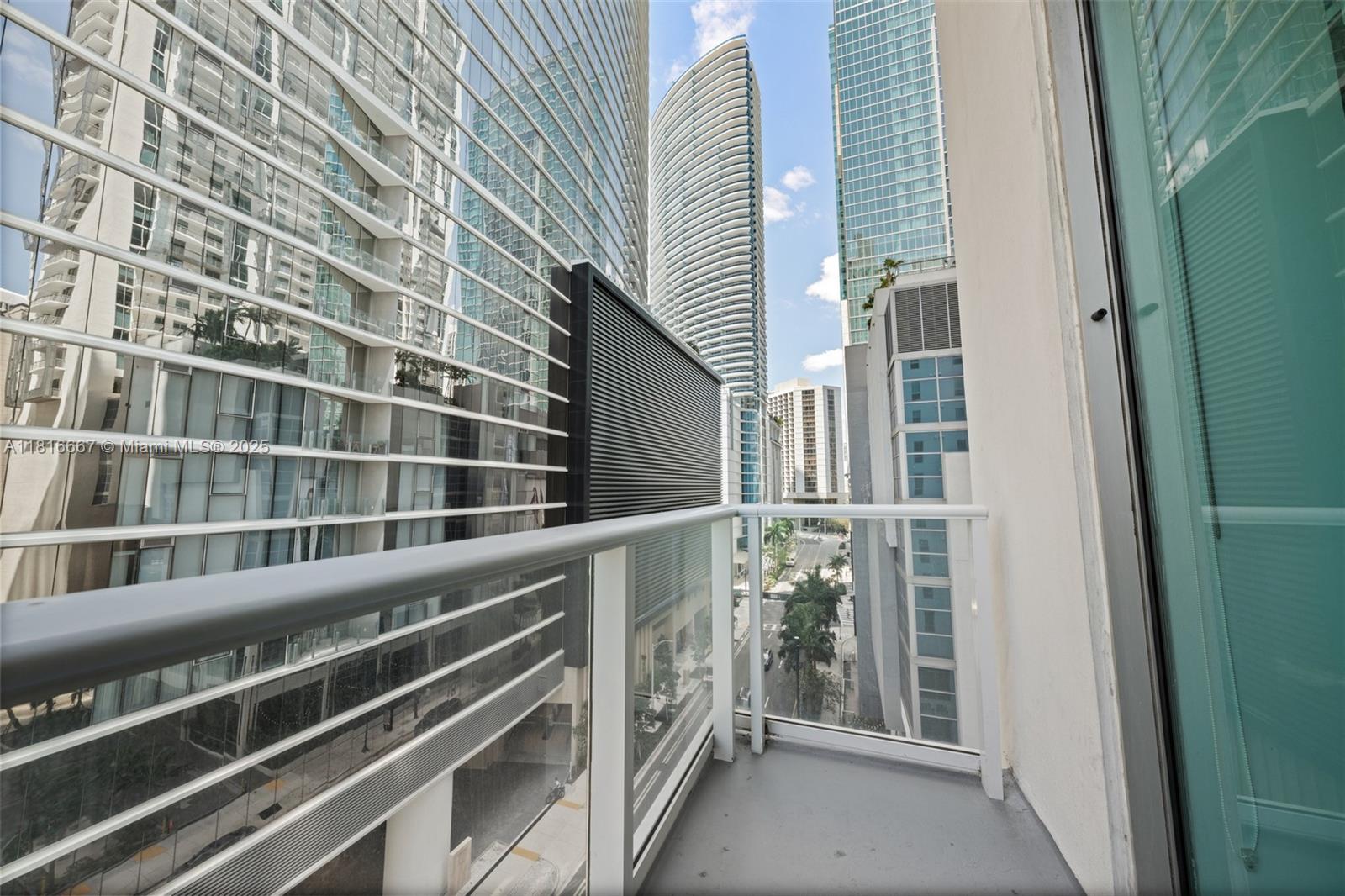 300 S Biscayne Blvd #L-802, Miami FL 33131