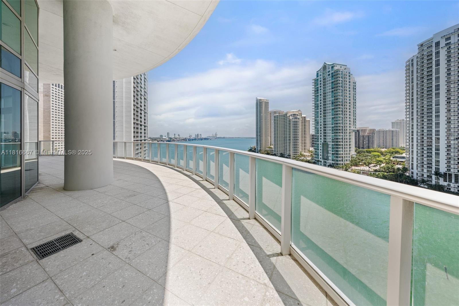 300 S Biscayne Blvd #L-802, Miami FL 33131