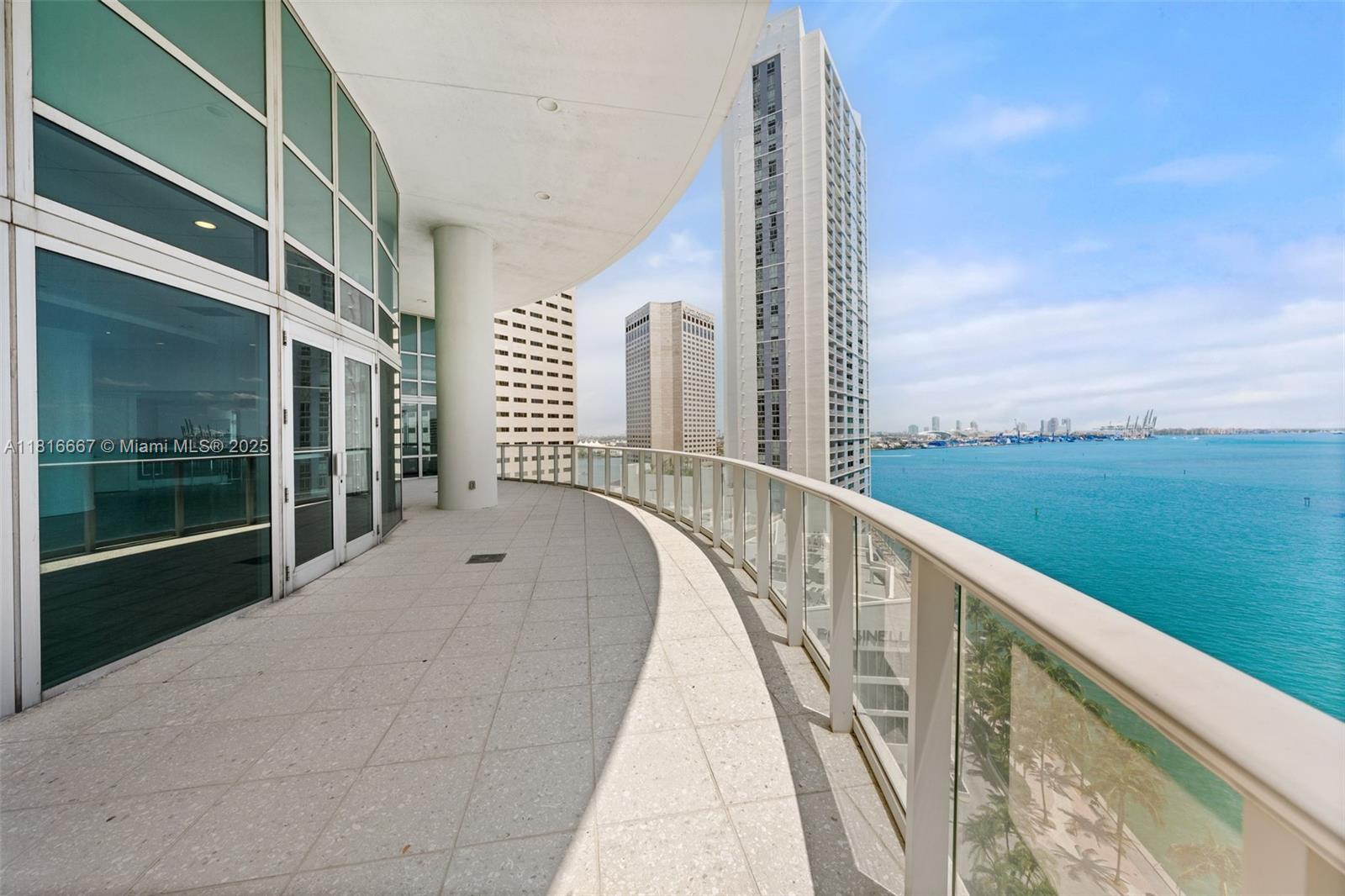 300 S Biscayne Blvd #L-802, Miami FL 33131