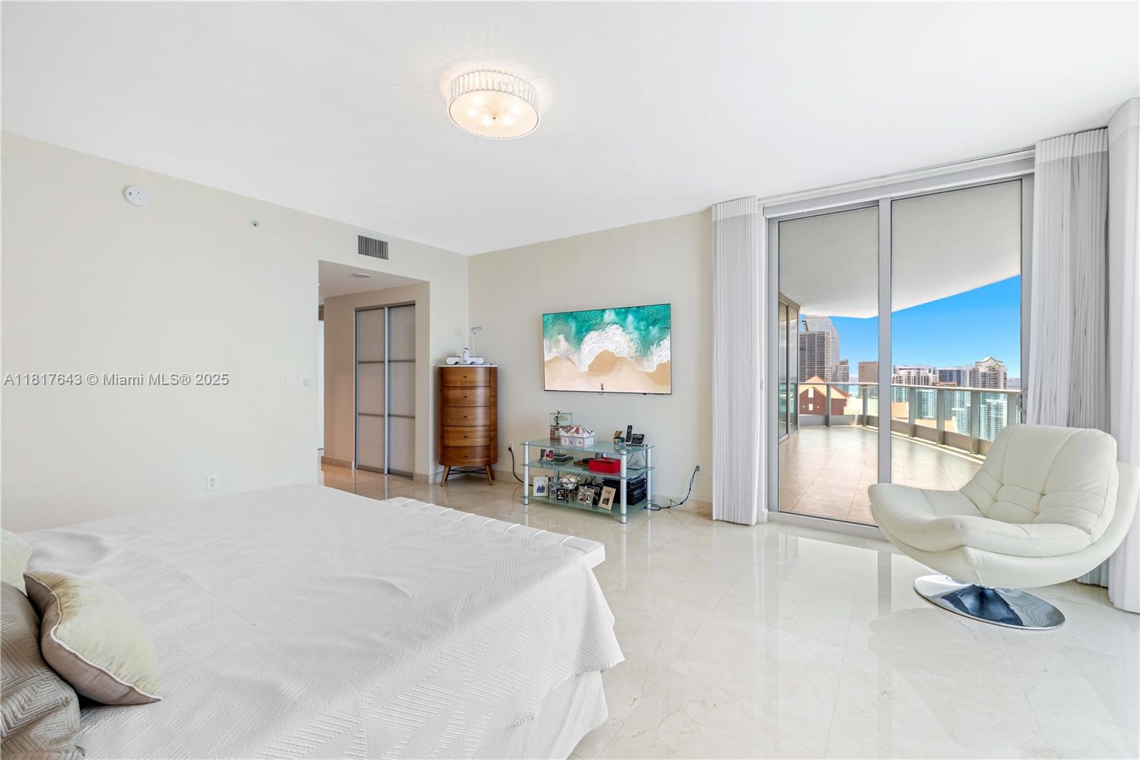 1331 Brickell Bay Dr #4001, Miami FL 33131