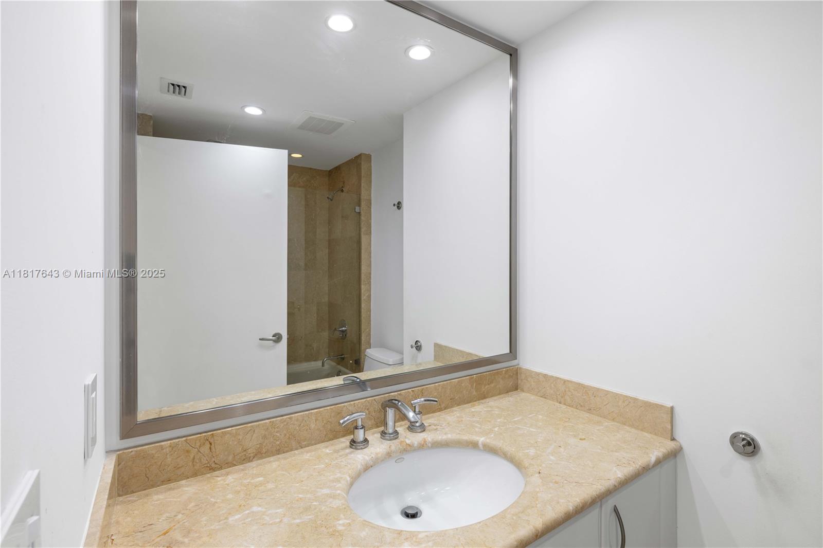 1331 Brickell Bay Dr #4001, Miami FL 33131
