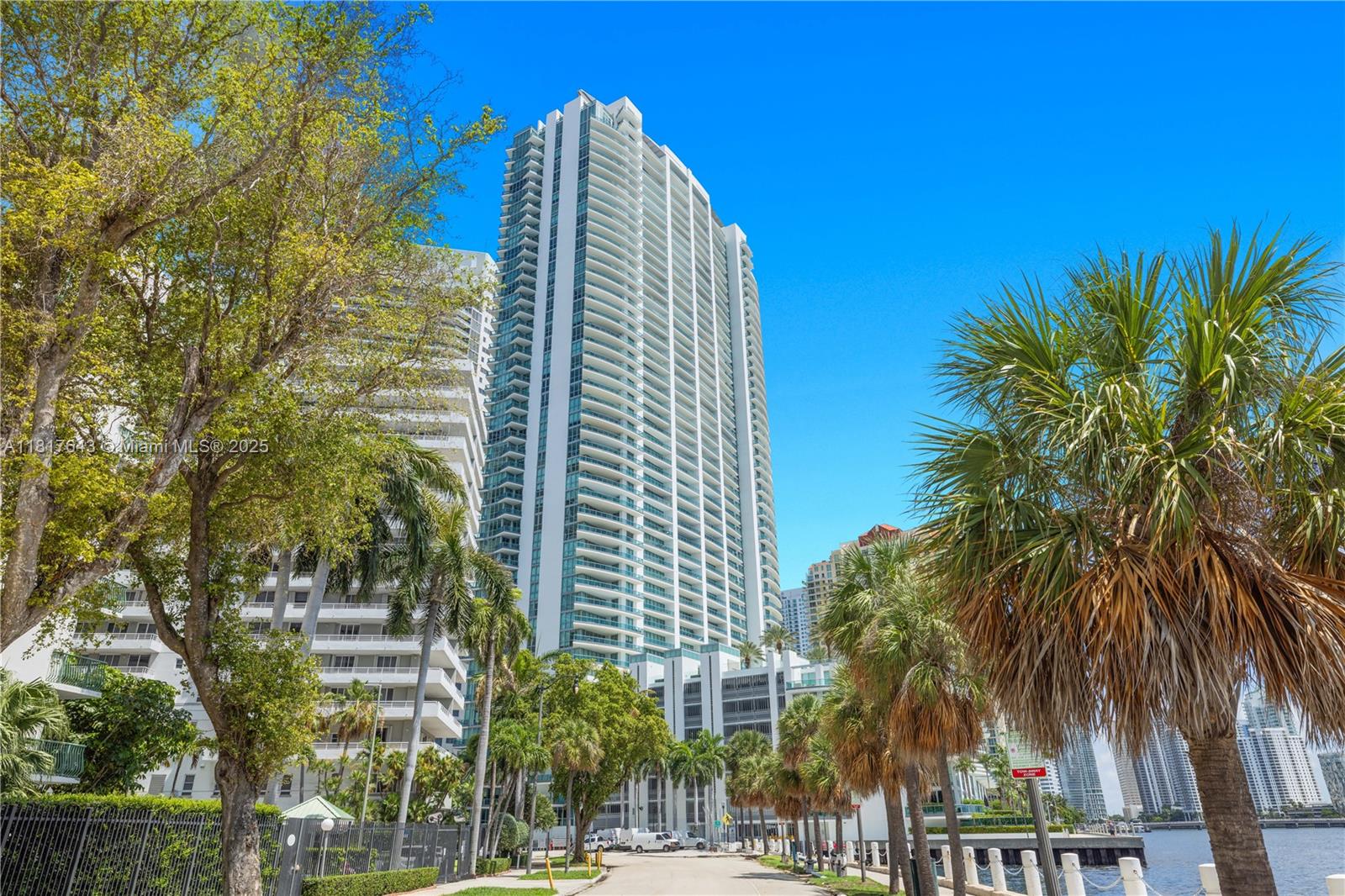 1331 Brickell Bay Dr #4001, Miami FL 33131