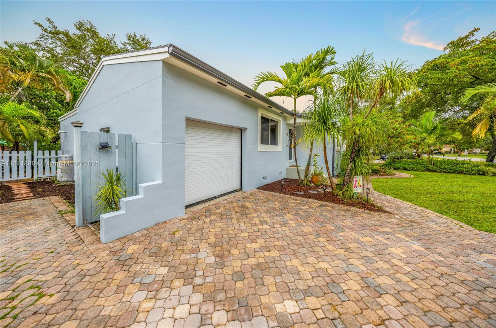 81 Hough Dr, Miami Springs, Florida image 24