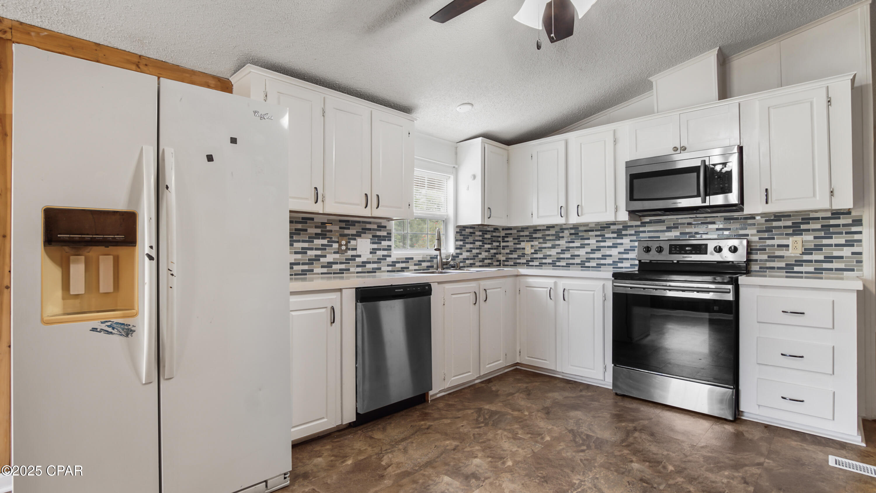 Image 8 For 8819 Kiwi Lane