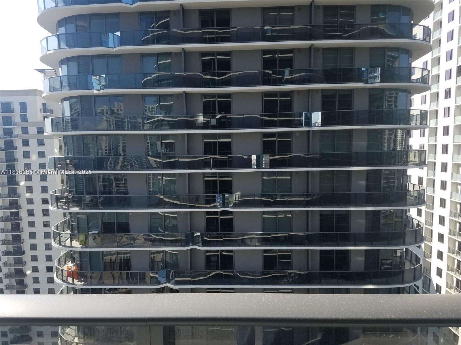 45 SW 9th St #2907, Miami FL 33130