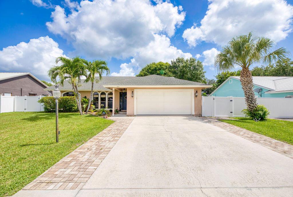 Homes for sale in Jensen Beach, FL | 801 Ne Zebrina Senda, Jensen Beach, FL 34957 | MLS# R11097735