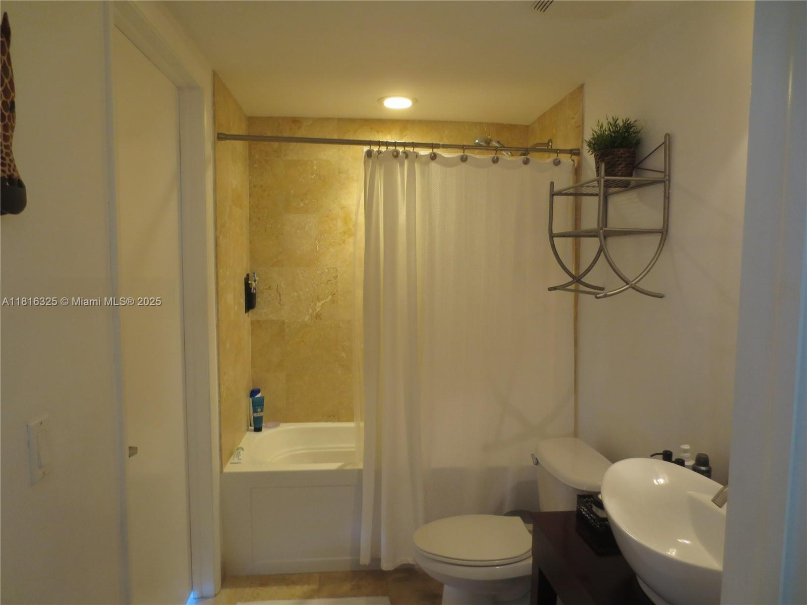 350 S Miami Ave #1812, Miami FL 33130