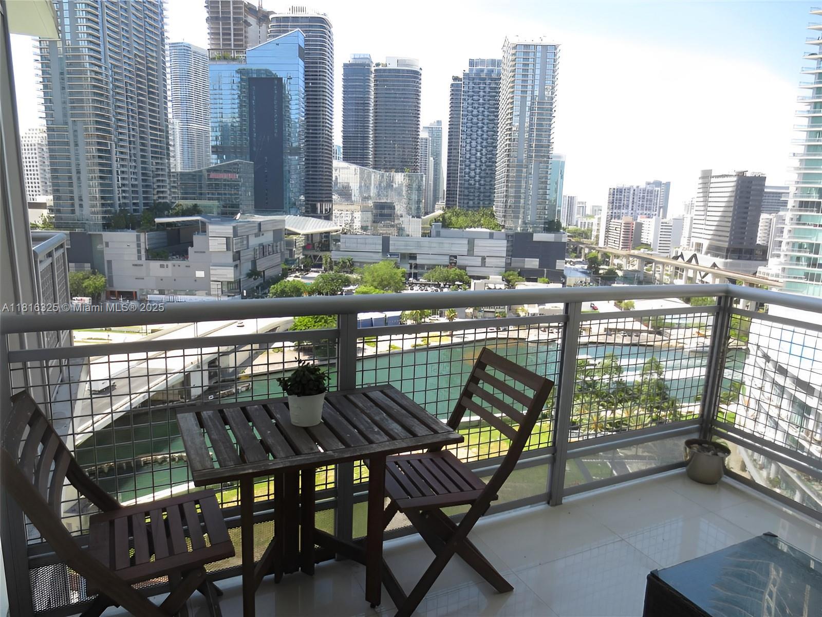 350 S Miami Ave #1812, Miami FL 33130