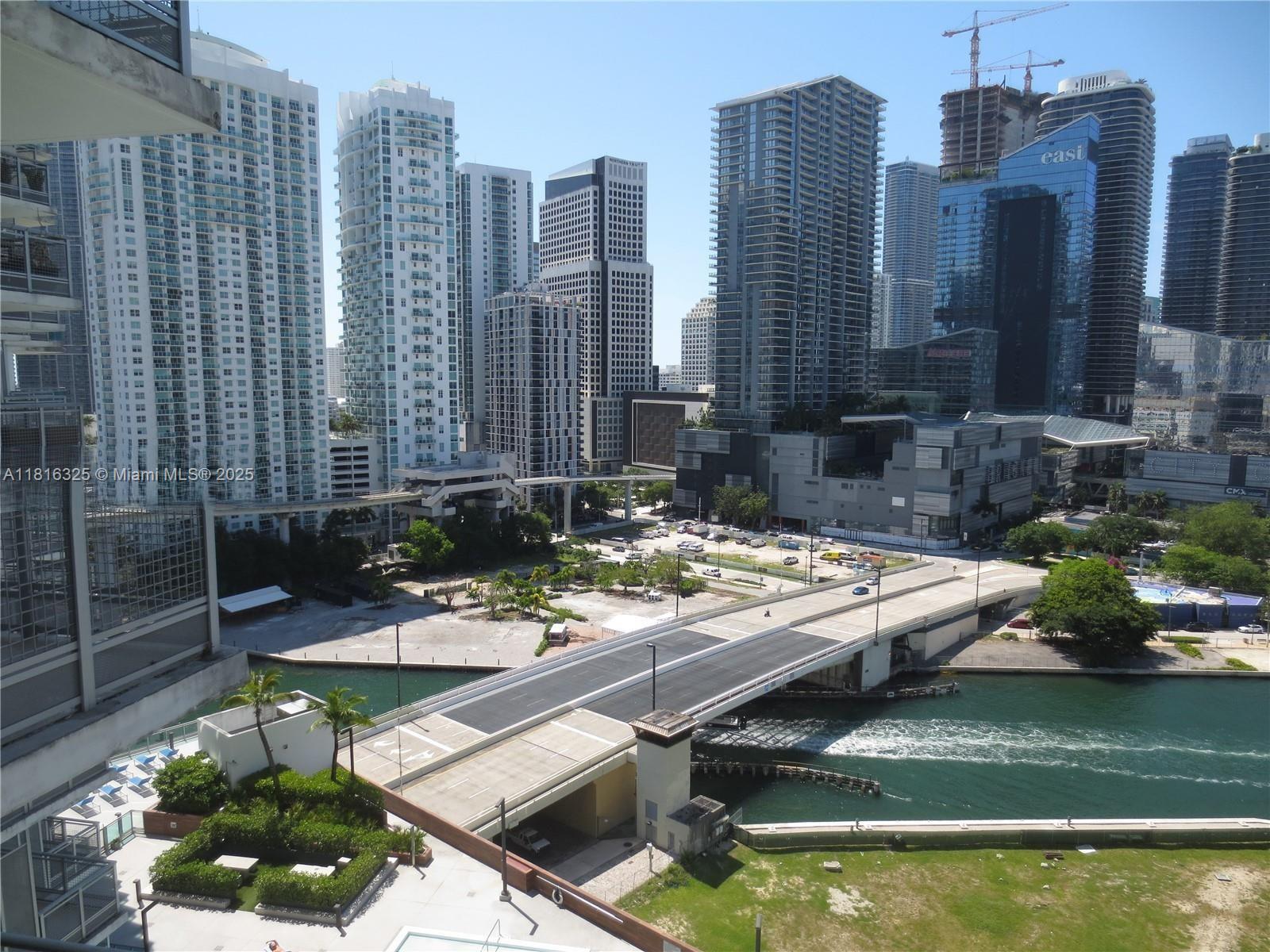 350 S Miami Ave #1812, Miami FL 33130