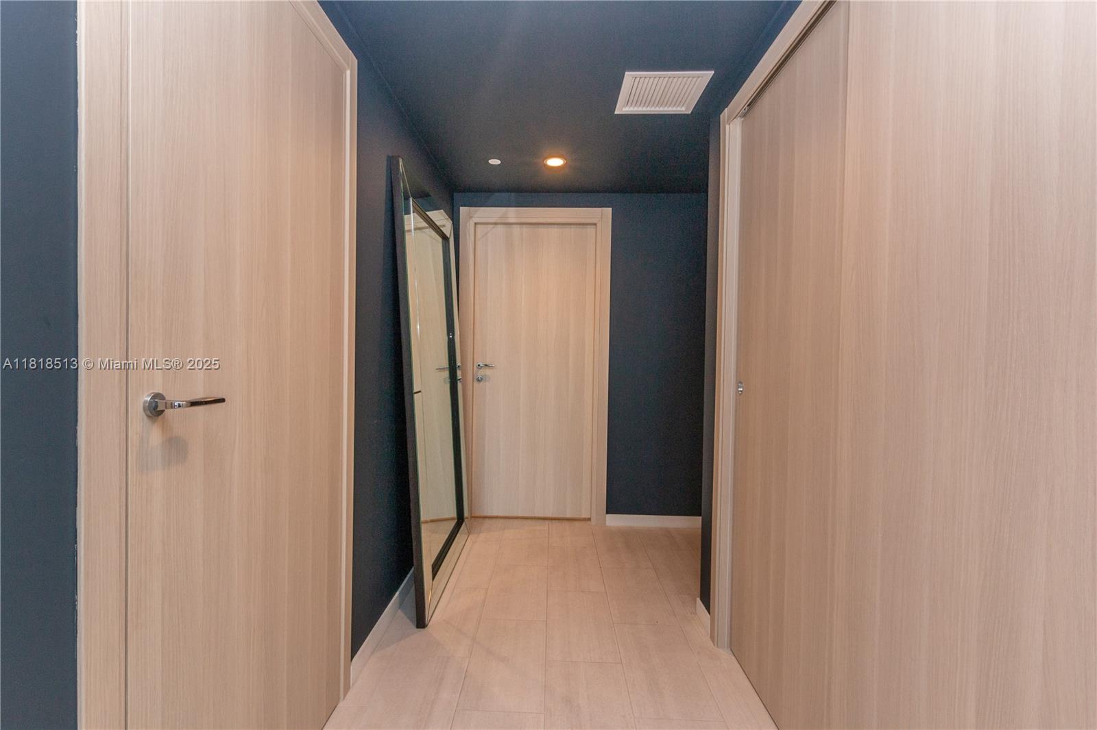 1000 Brickell Plz #3201, Miami FL 33131