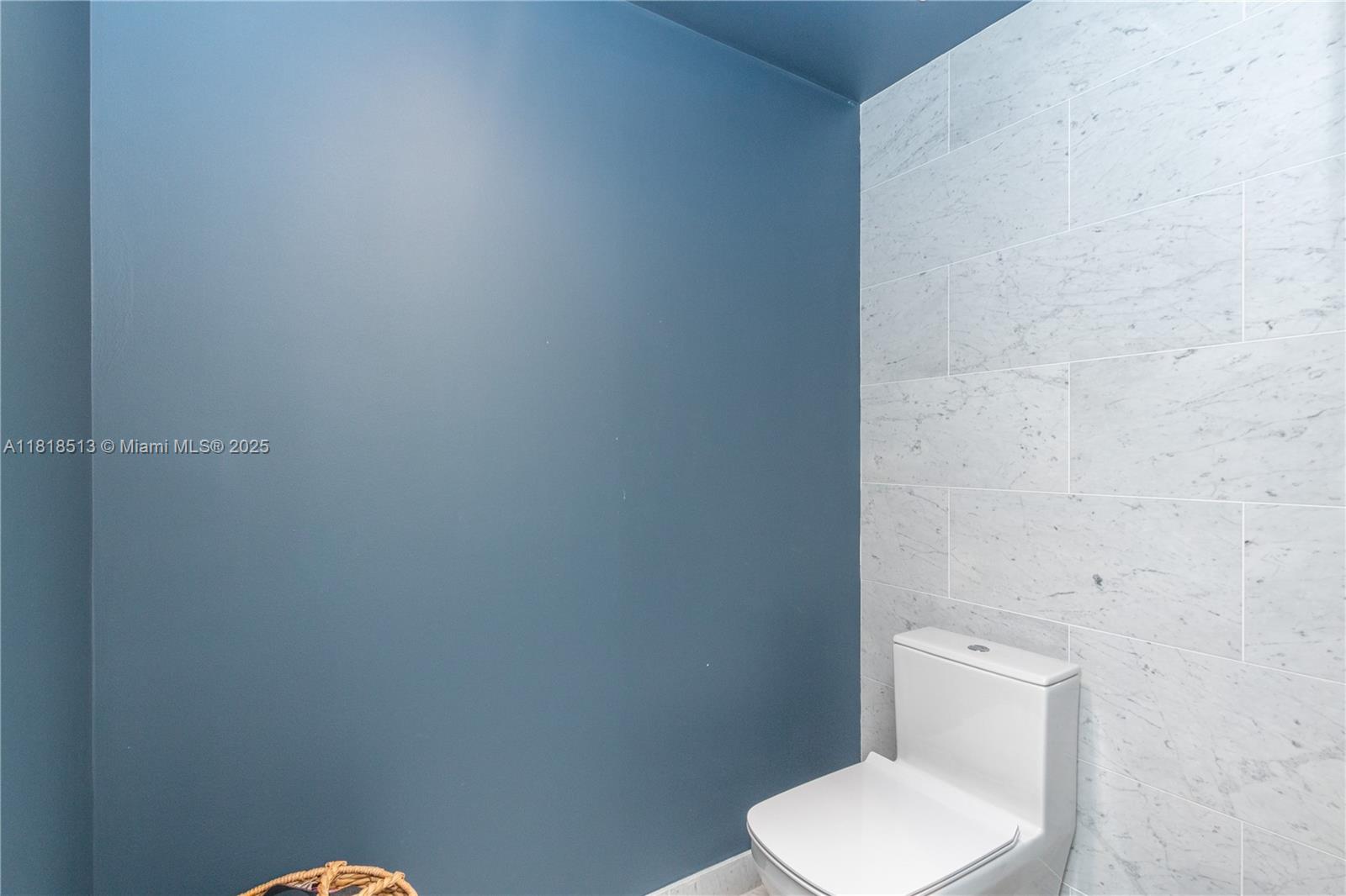 1000 Brickell Plz #3201, Miami FL 33131