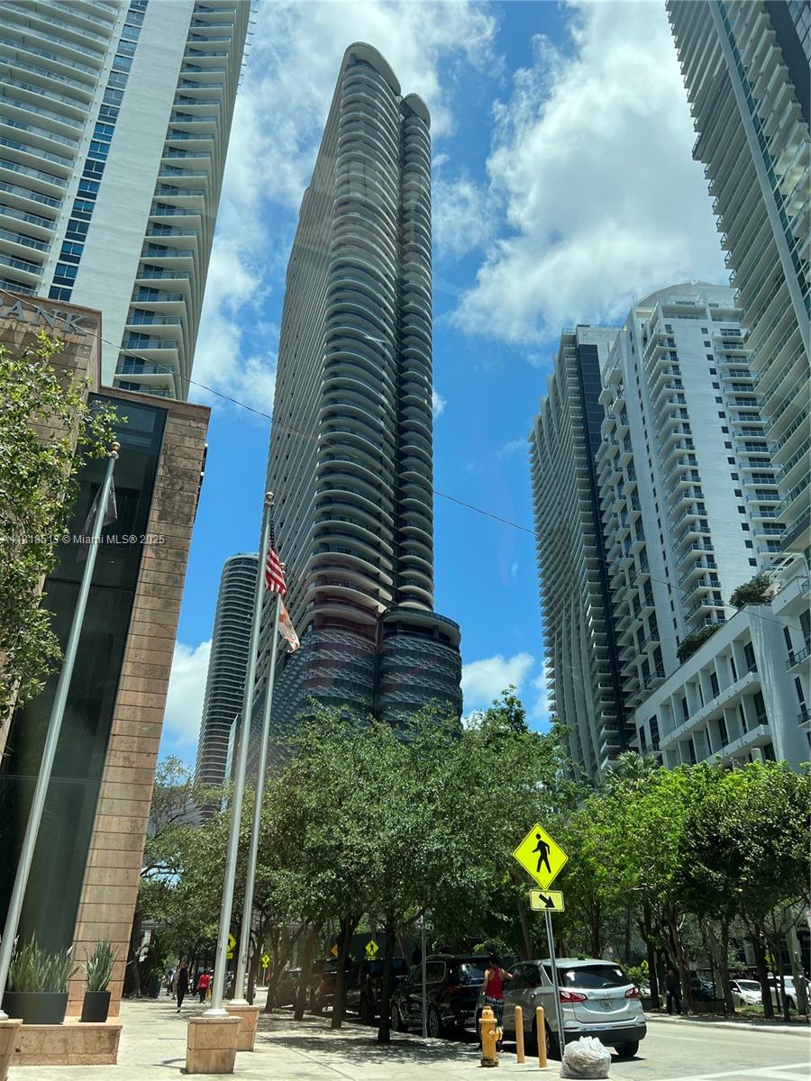 1000 Brickell Plz #3201, Miami FL 33131