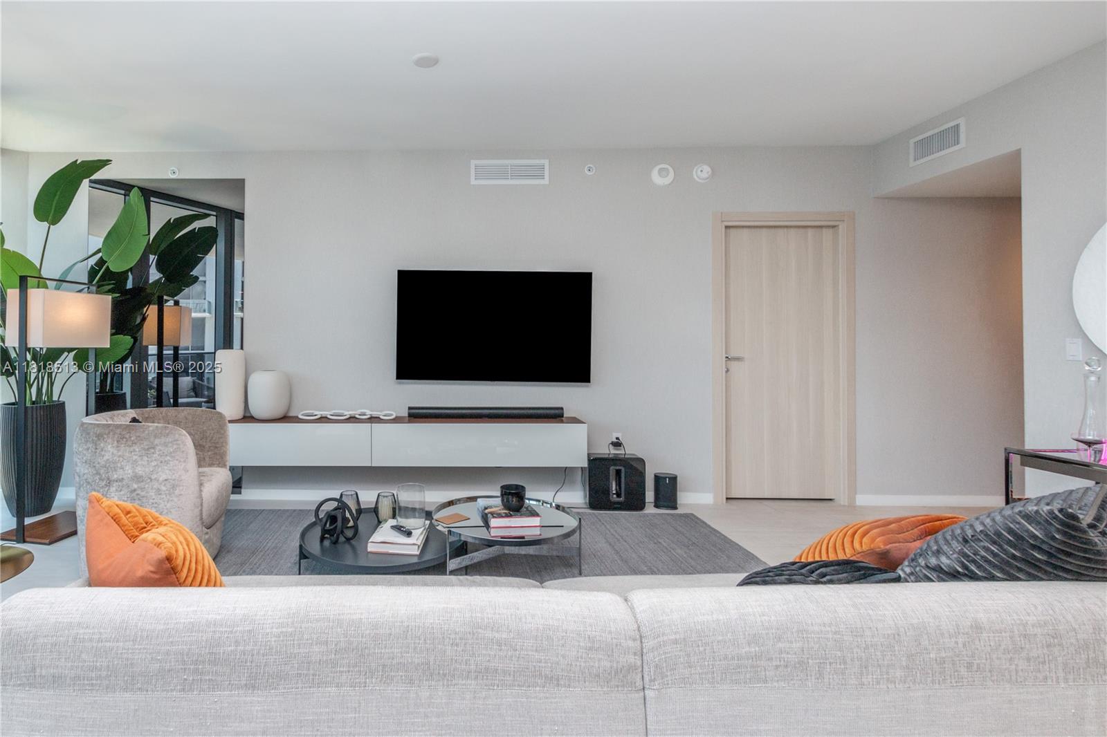 1000 Brickell Plz #3201, Miami FL 33131