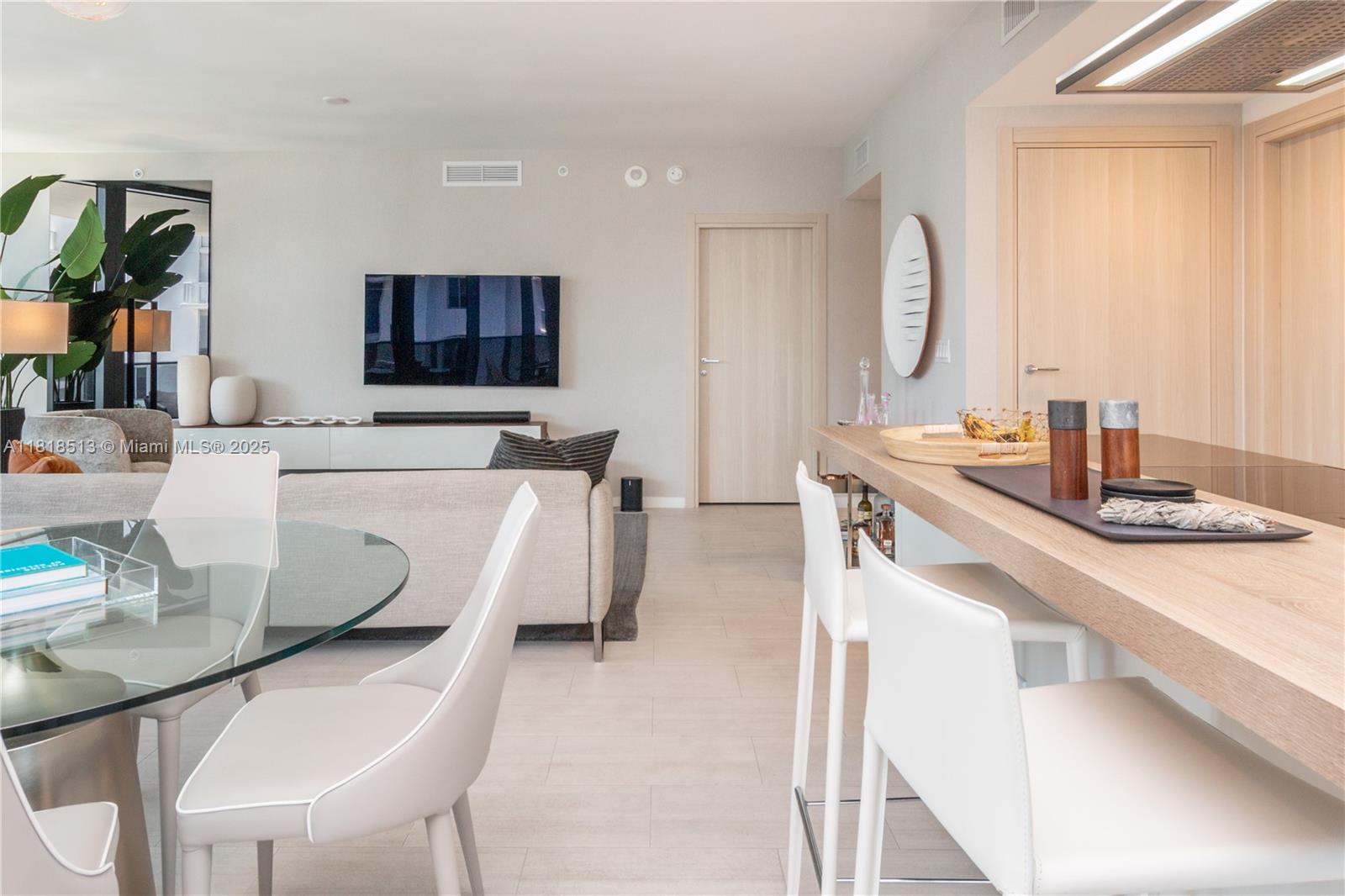 1000 Brickell Plz #3201, Miami FL 33131