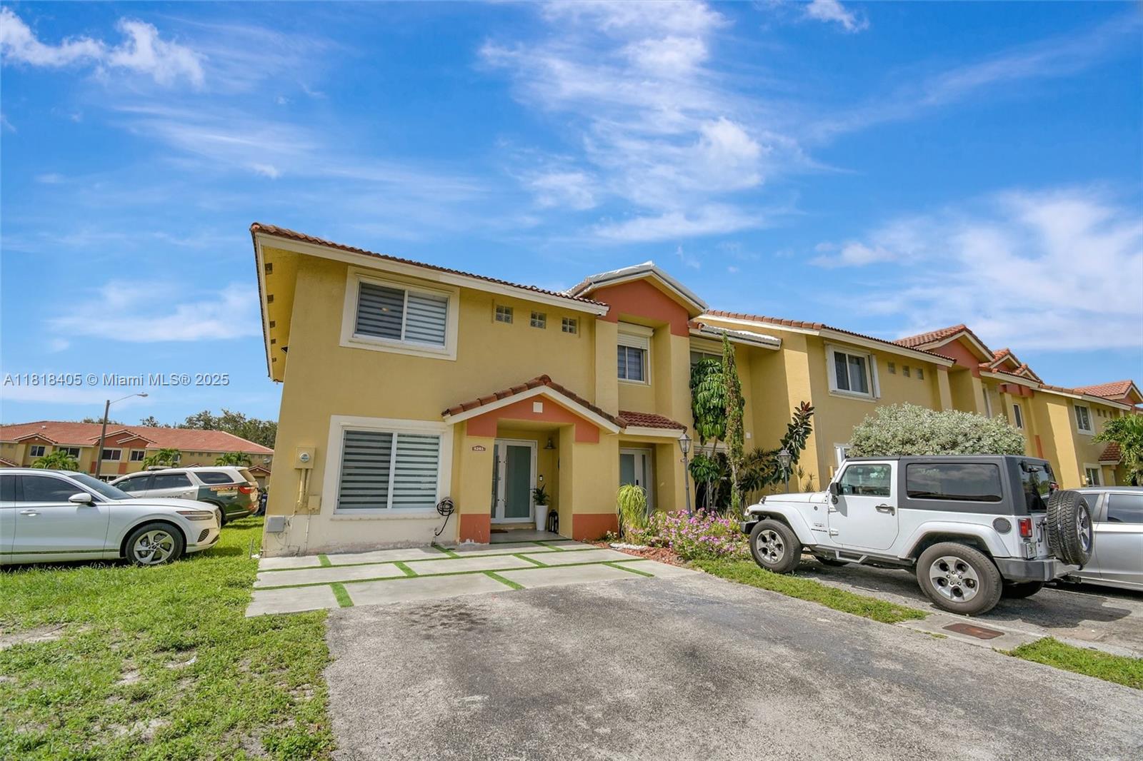 5261 NW 190th St, Miami Gardens, Florida image 1