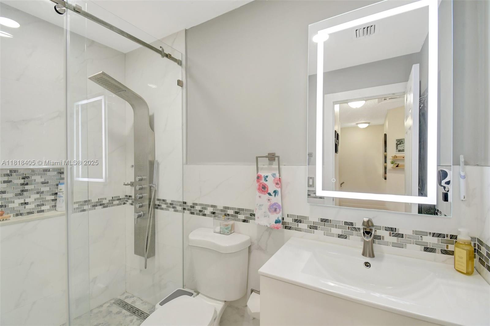 5261 NW 190th St, Miami Gardens, Florida image 27