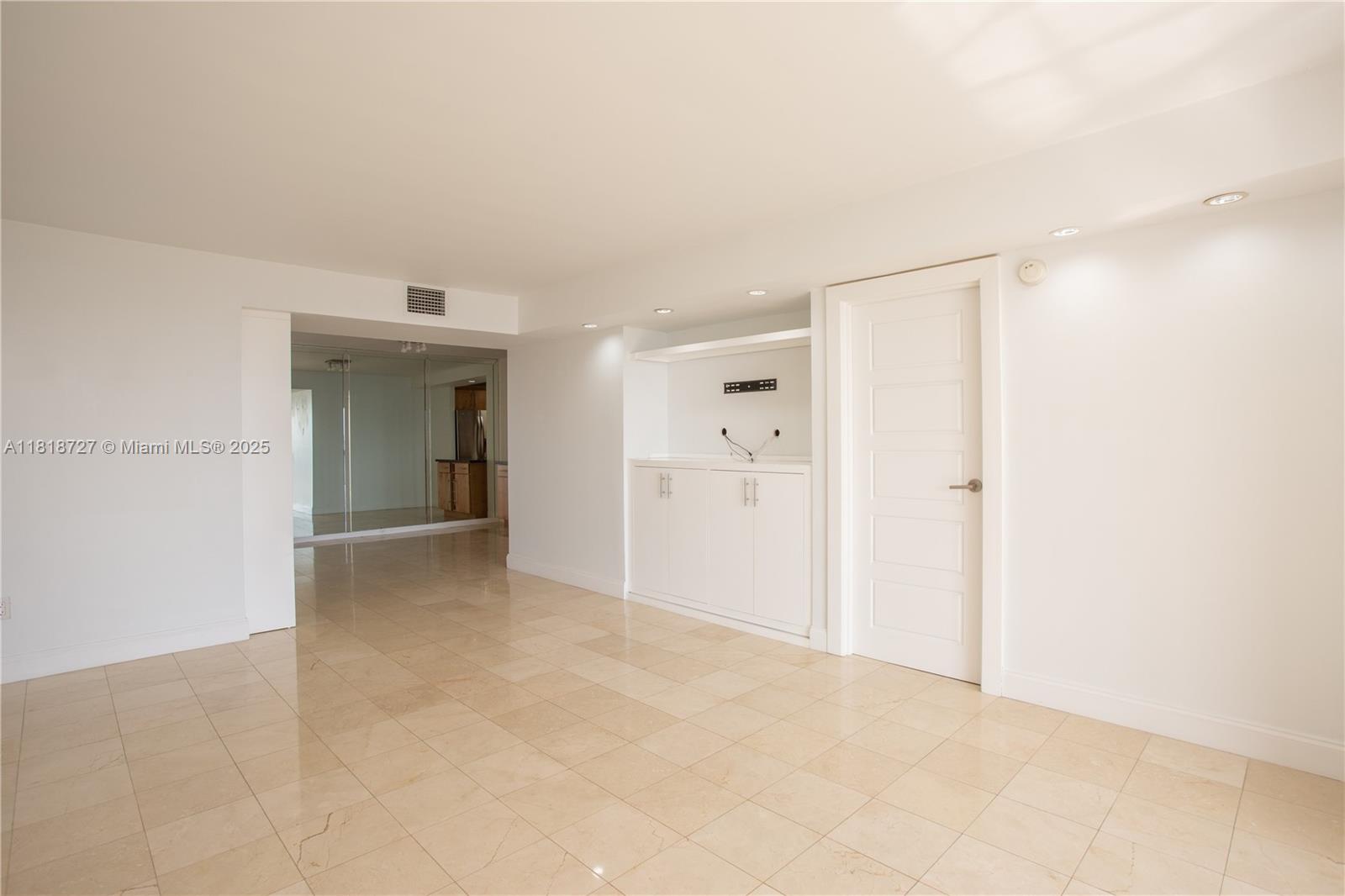 2333 Brickell Ave #609, Miami FL 33129