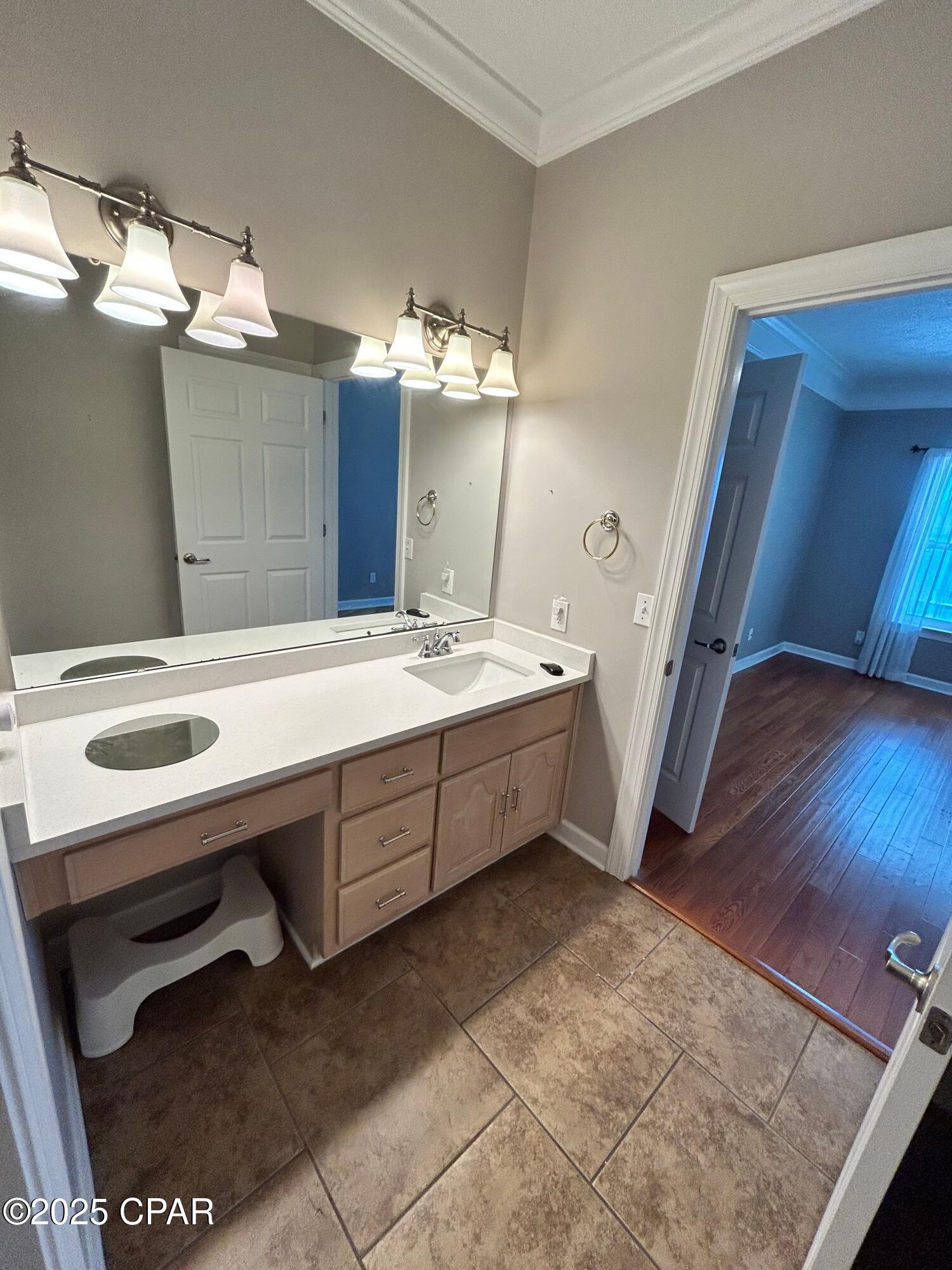 Image 12 For 2908 Country Club Drive