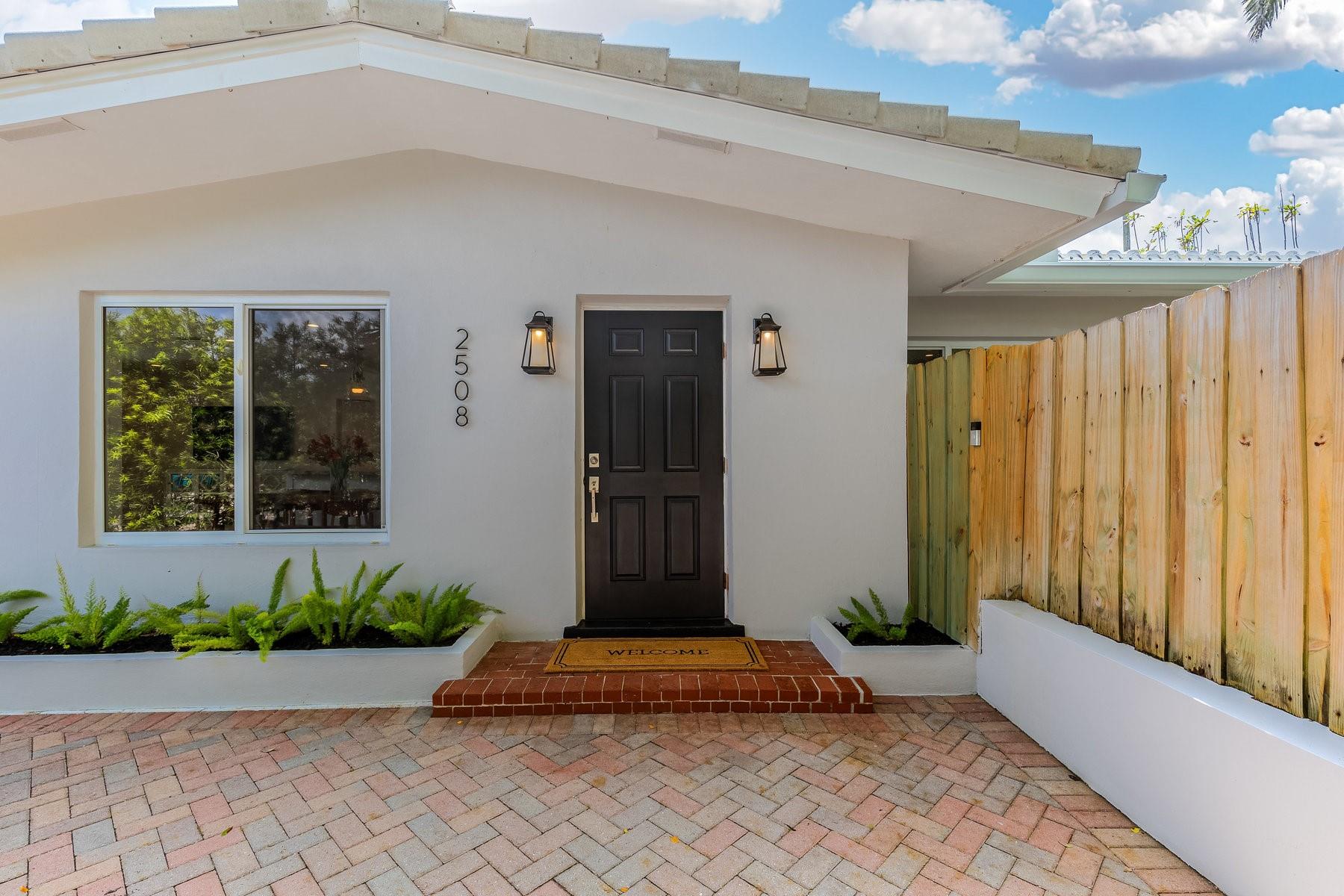 Homes for sale in North Lauderdale, FL | 2508 Ne 27Th Ave, North Lauderdale, FL 33305 | MLS# F10507708