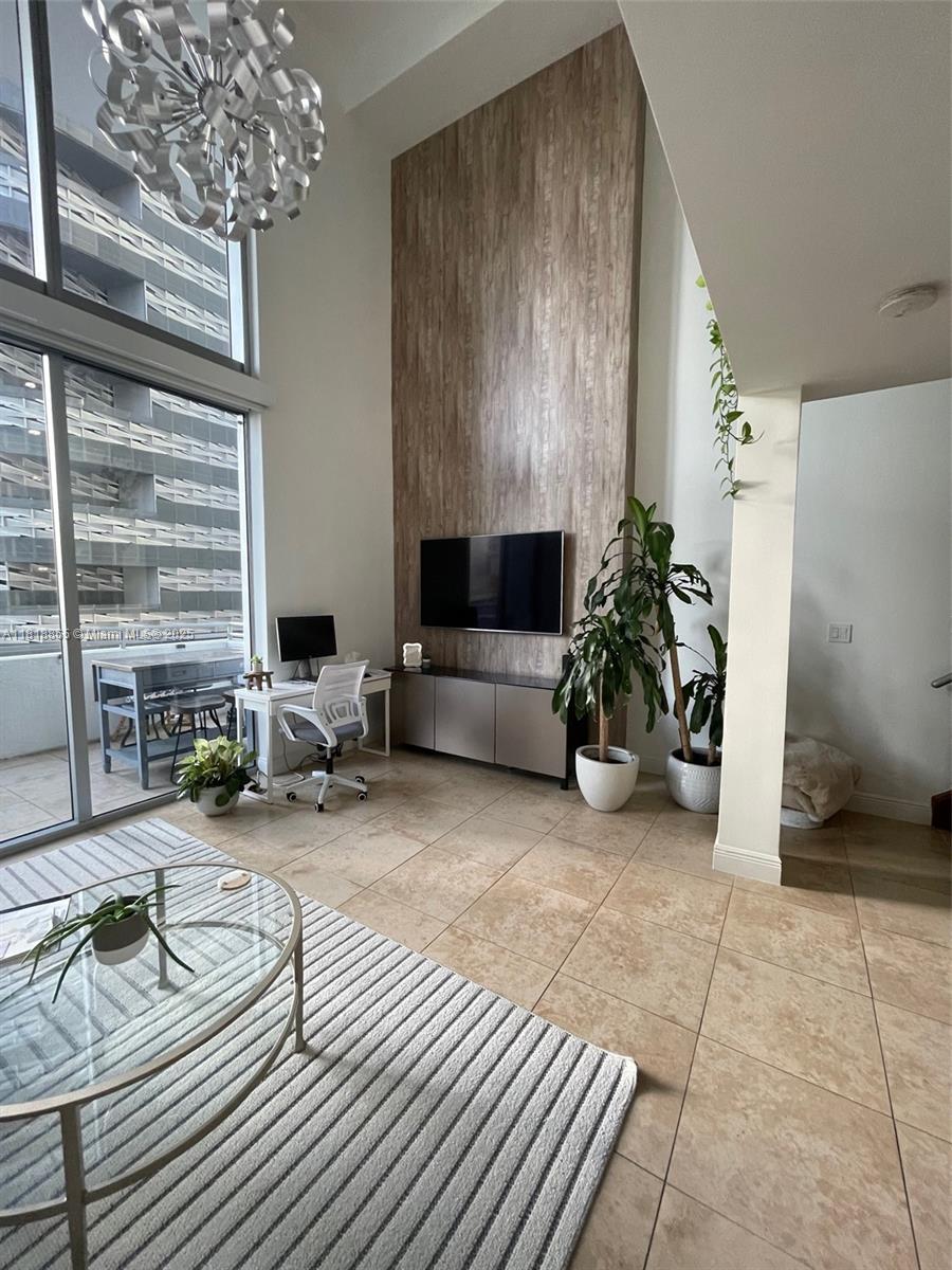 Condo for Sale in Miami, FL