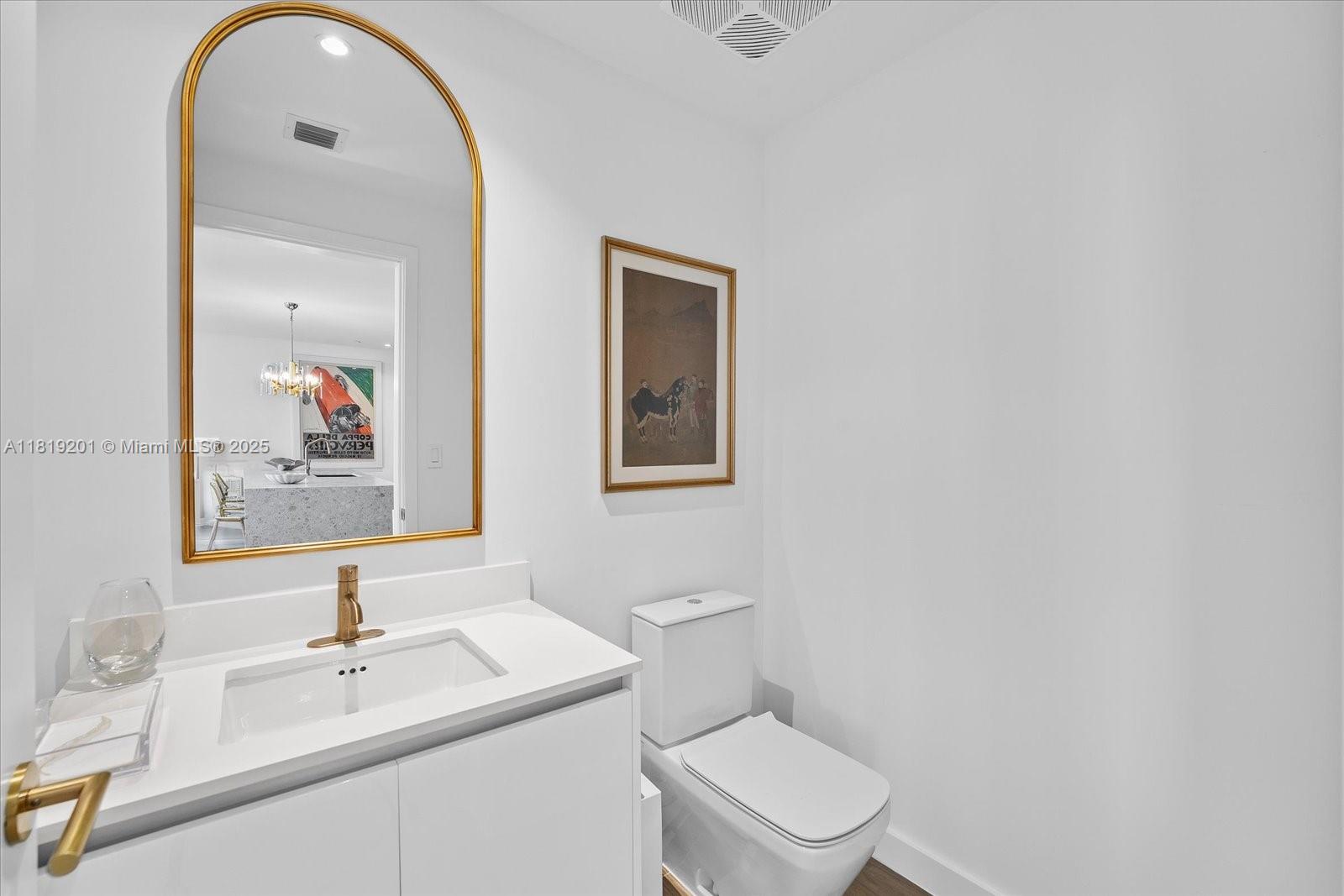 2678 Tigertail Ave #1508, Miami FL 33133