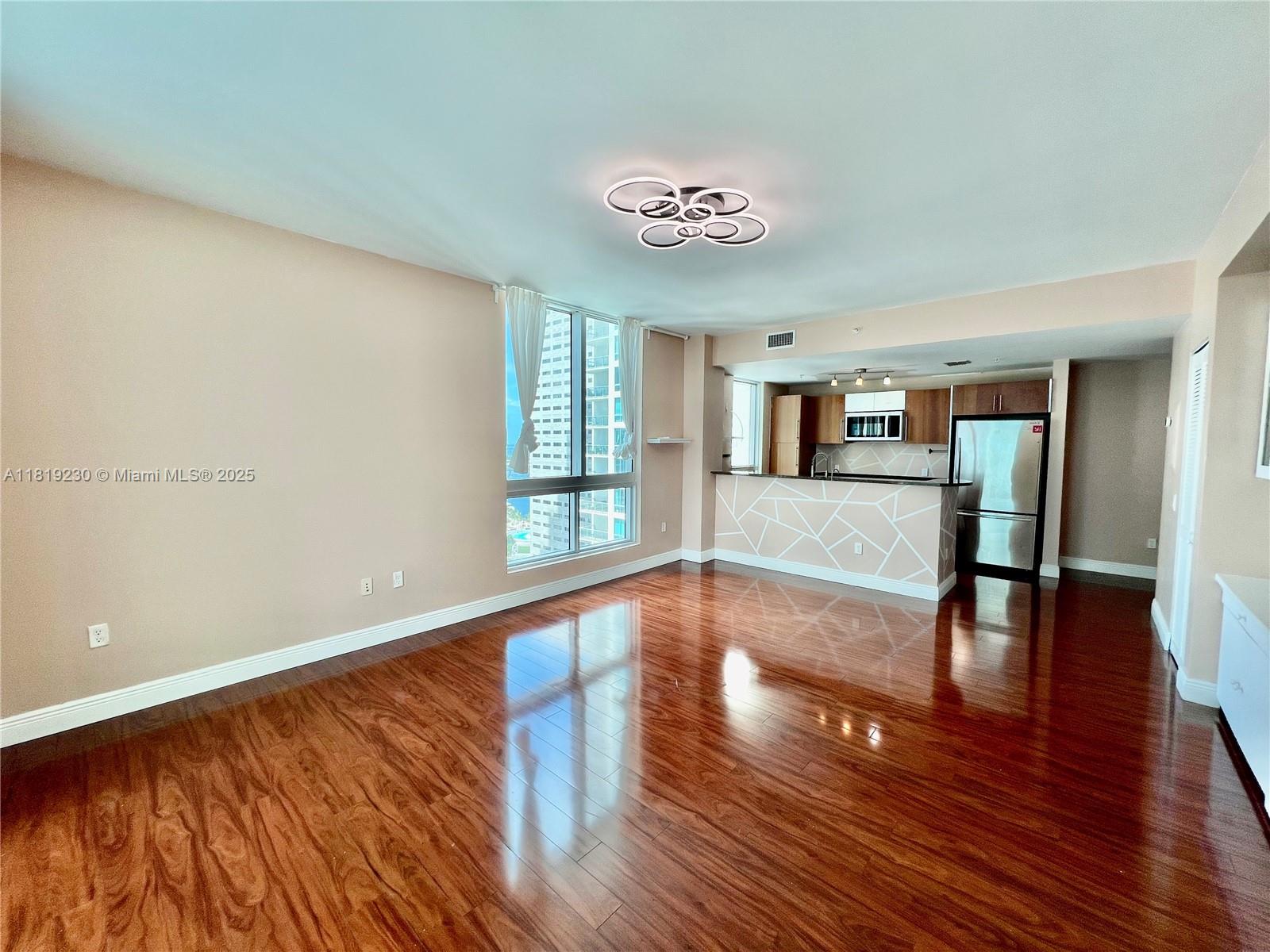 300 S Biscayne Blvd #2401, Miami FL 33131