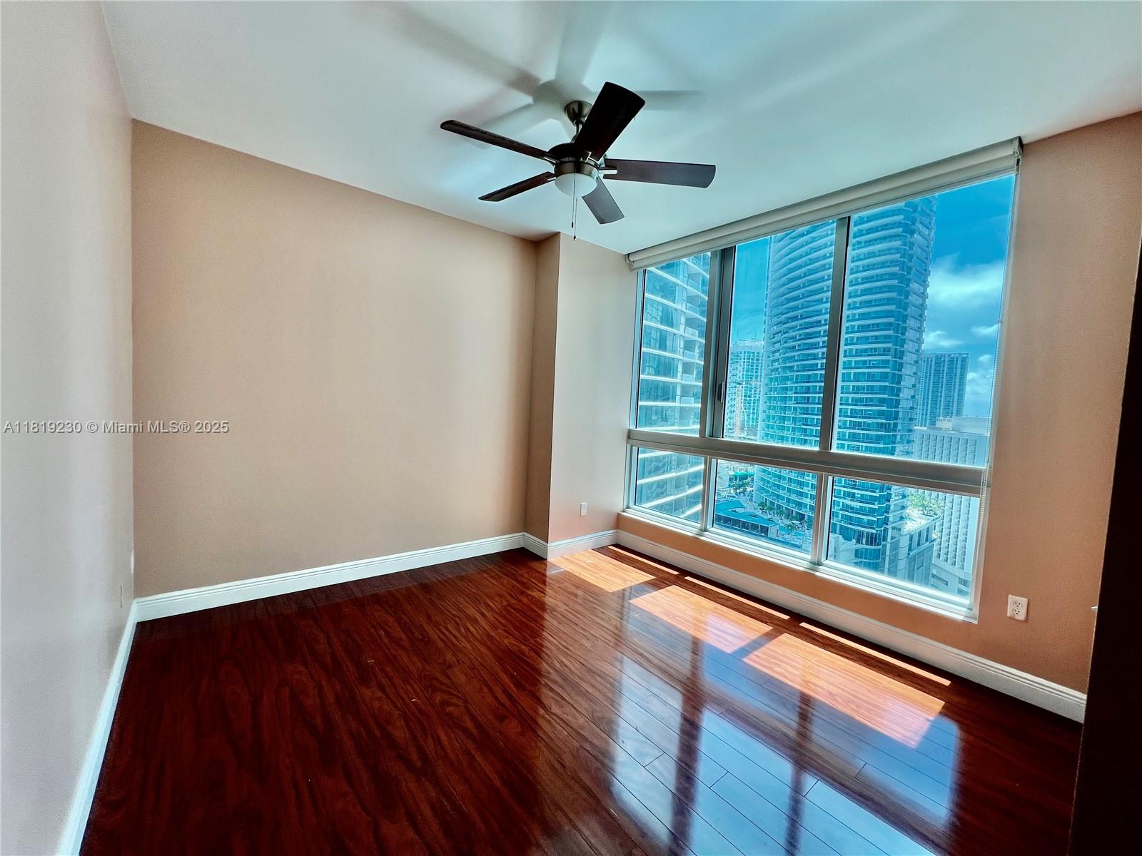 300 S Biscayne Blvd #2401, Miami FL 33131