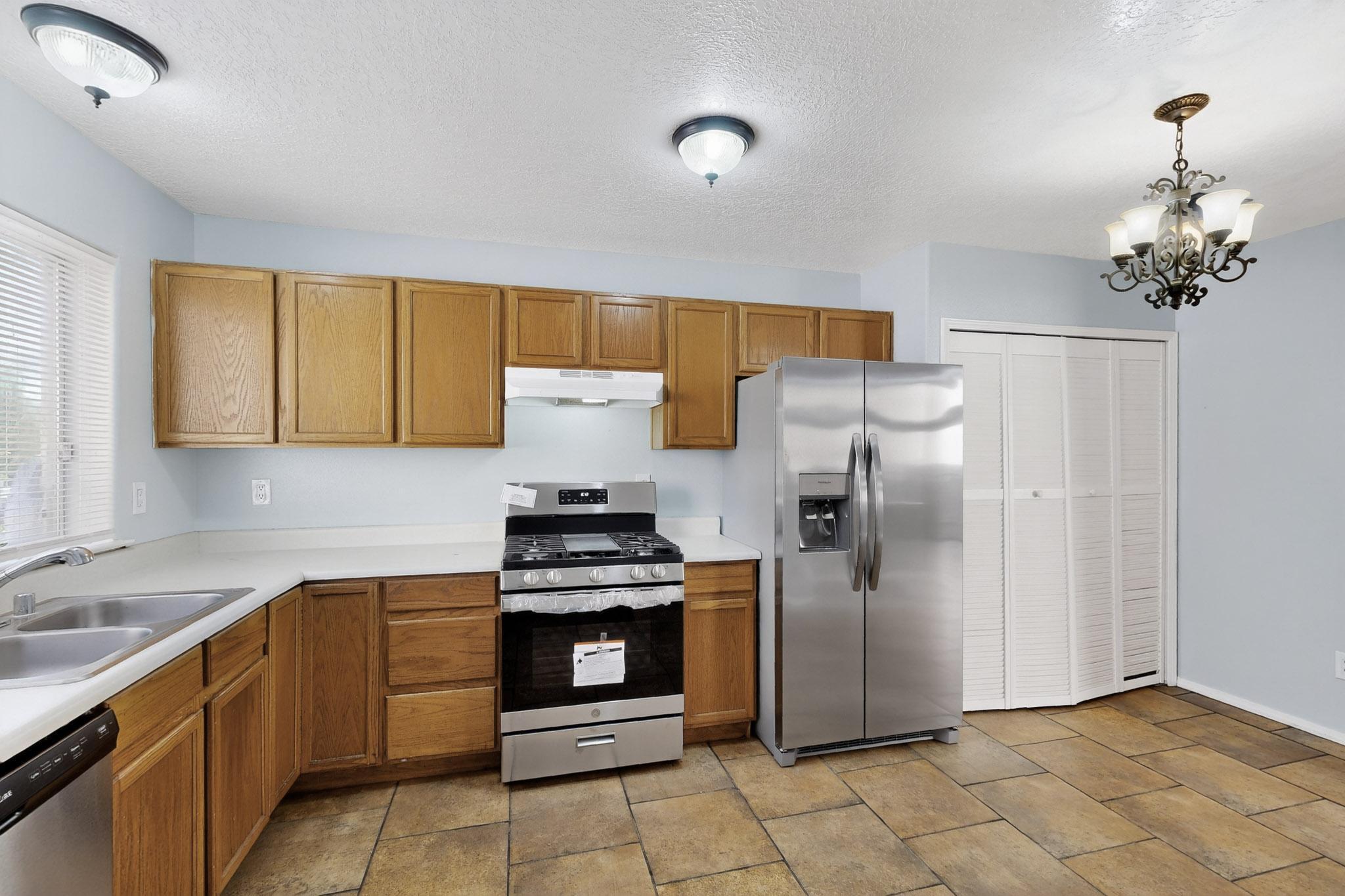 441 COLONIAL Avenue SW 