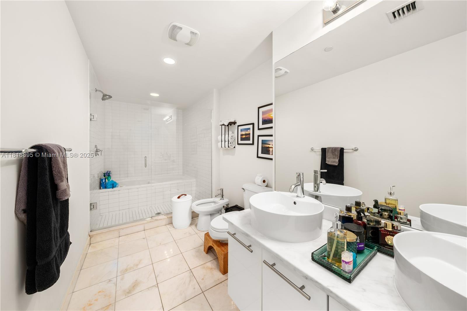 888 Biscayne Blvd #4010, Miami FL 33132