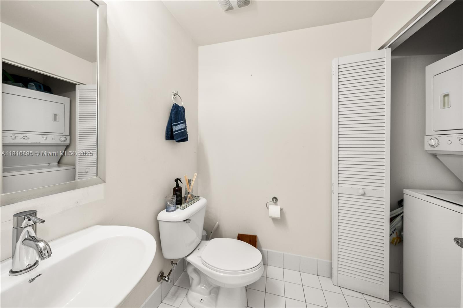888 Biscayne Blvd #4010, Miami FL 33132