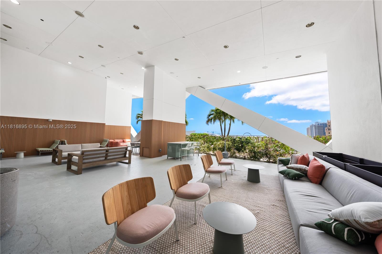 888 Biscayne Blvd #4010, Miami FL 33132