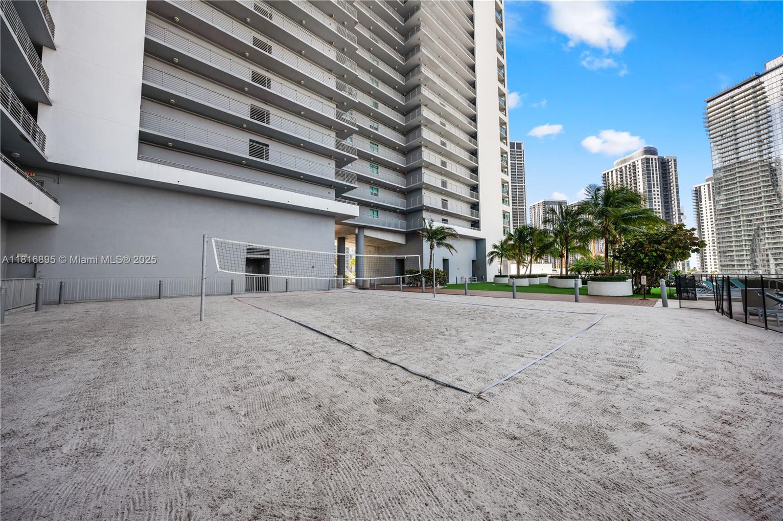 888 Biscayne Blvd #4010, Miami FL 33132