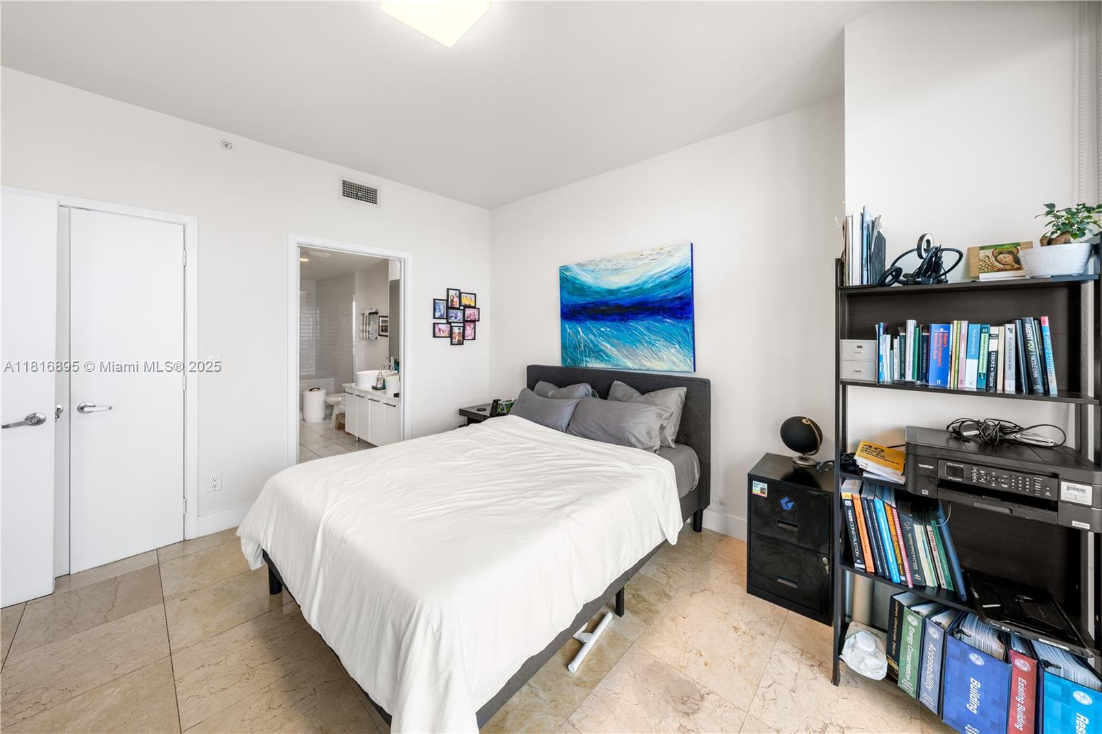 888 Biscayne Blvd #4010, Miami FL 33132