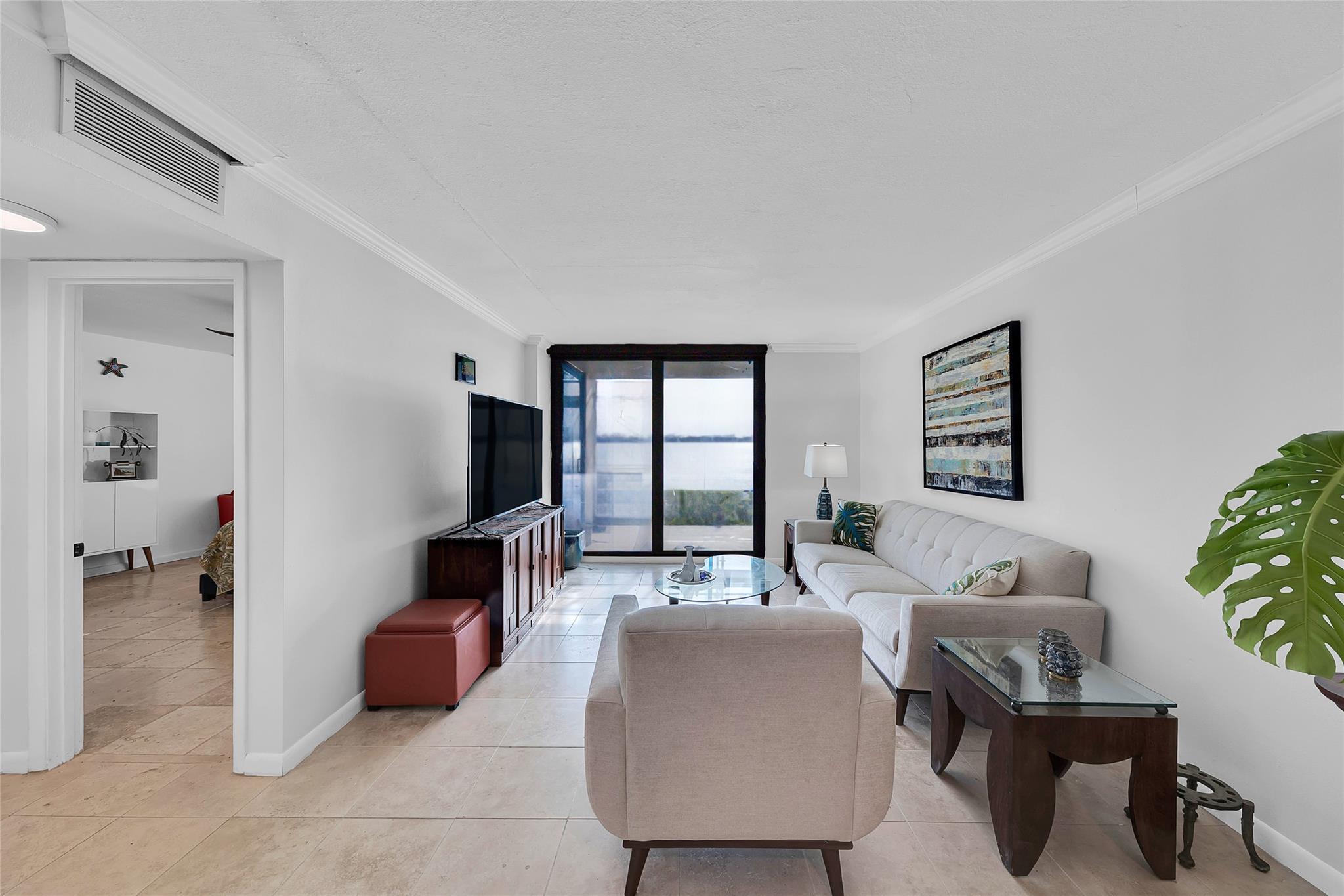 Homes for sale in Oakland Park, FL | 111 Lake Emerald Dr #105, Oakland Park, FL 33309 | MLS# F10507798