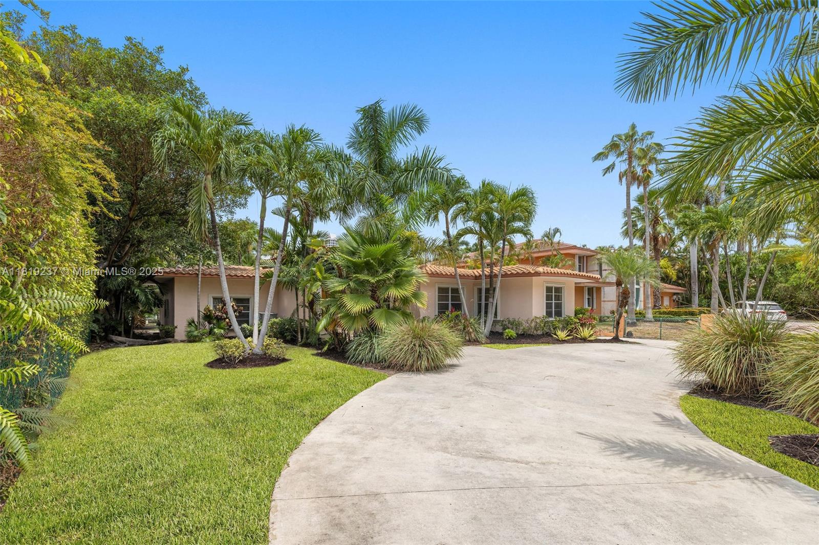 Casa en Alquiler en Golden Beach, FL