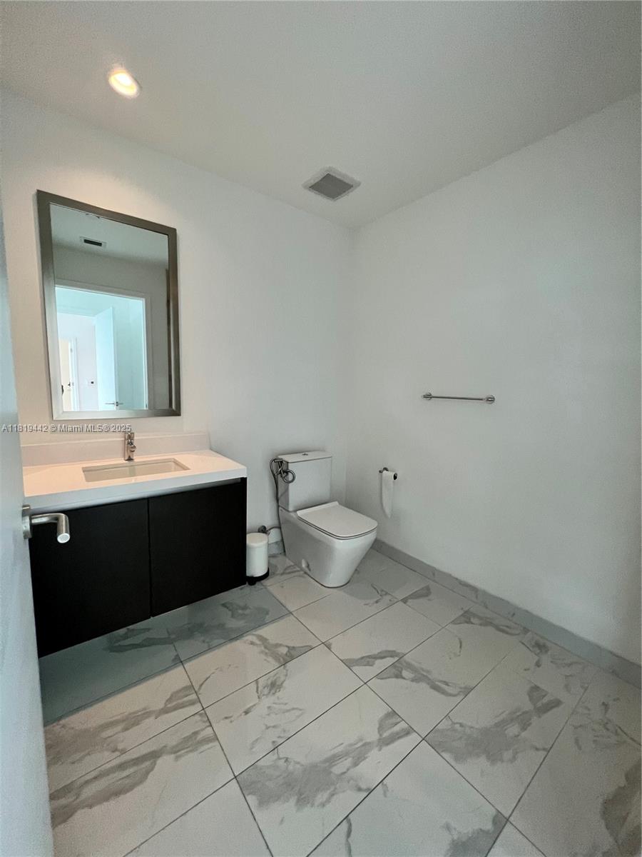 851 NE 1st Ave #1208, Miami FL 33132