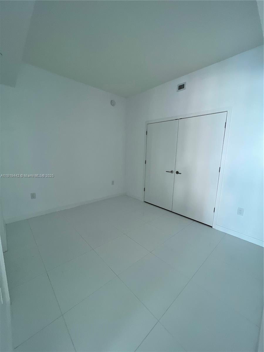 851 NE 1st Ave #1208, Miami FL 33132