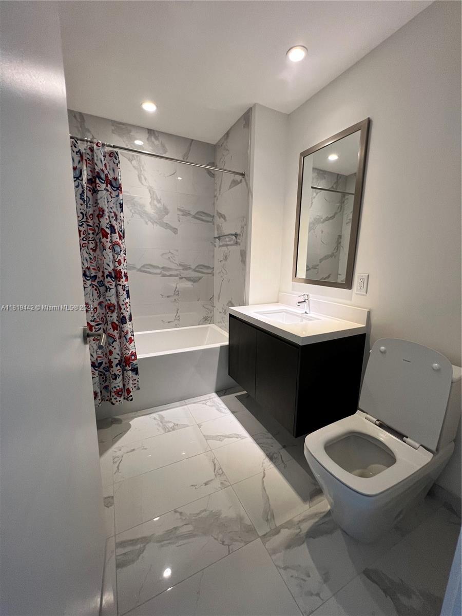 851 NE 1st Ave #1208, Miami FL 33132