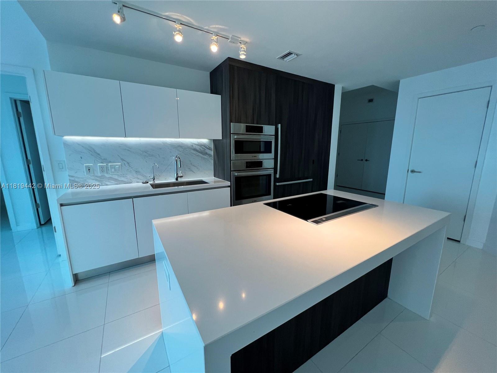 851 NE 1st Ave #1208, Miami FL 33132