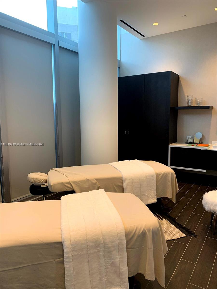 851 NE 1st Ave #1208, Miami FL 33132