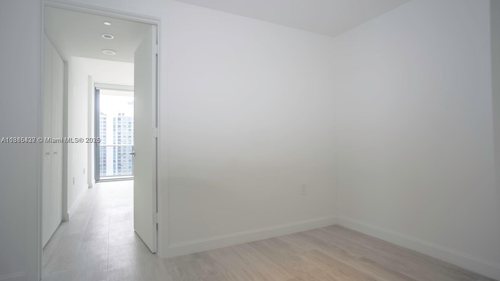 45 SW 9th St #3303, Miami FL 33130