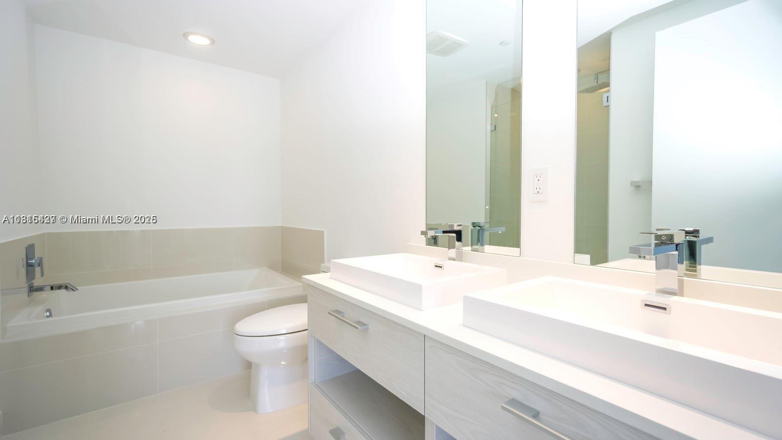 45 SW 9th St #3303, Miami FL 33130