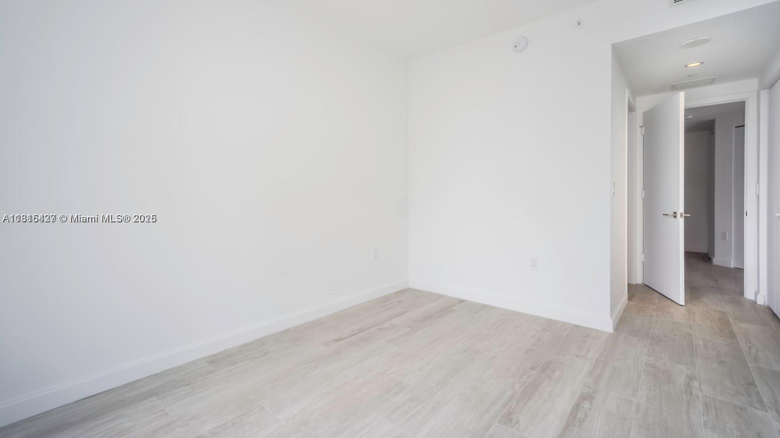 45 SW 9th St #3303, Miami FL 33130