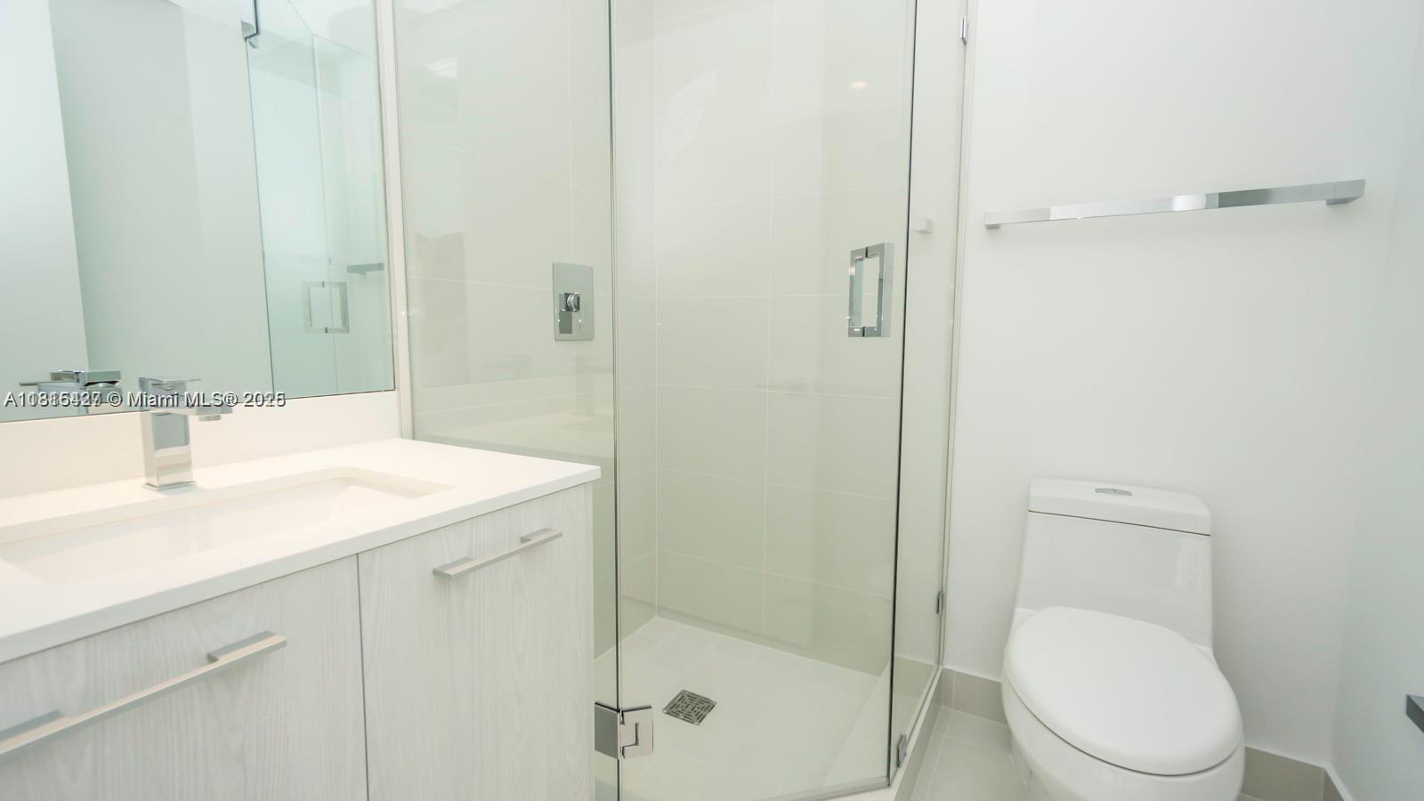 45 SW 9th St #3303, Miami FL 33130