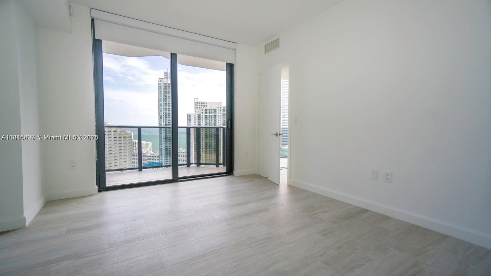 45 SW 9th St #3303, Miami FL 33130