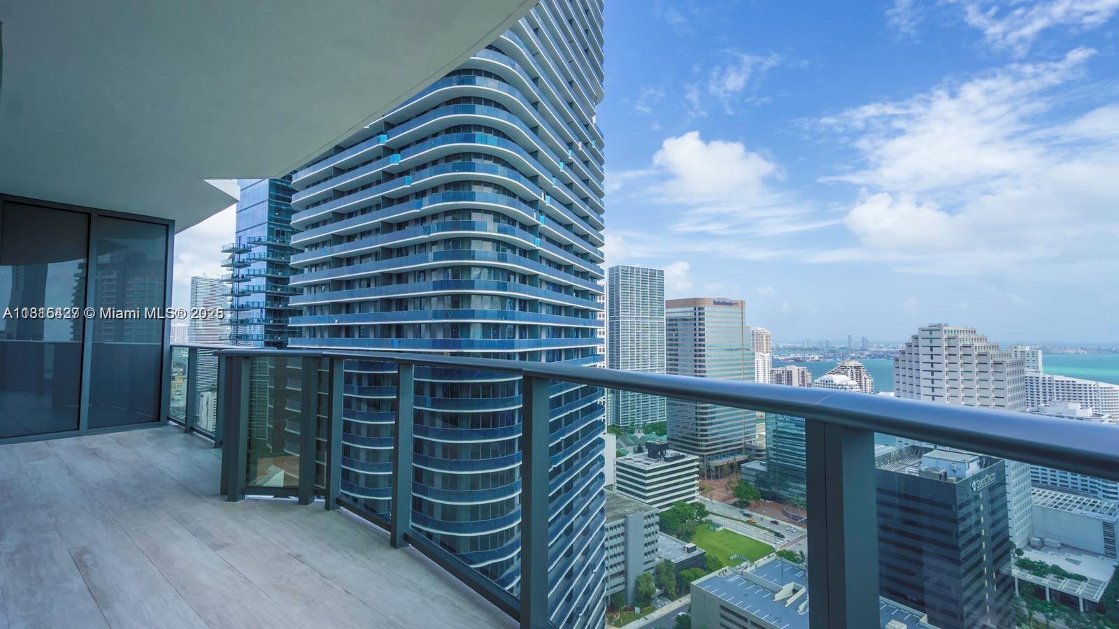 45 SW 9th St #3303, Miami FL 33130