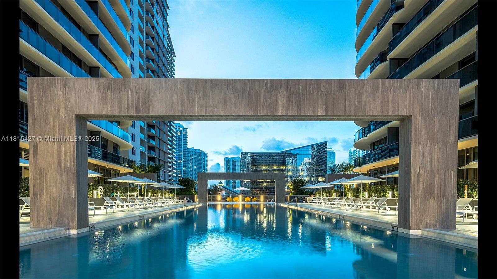 45 SW 9th St #3303, Miami FL 33130